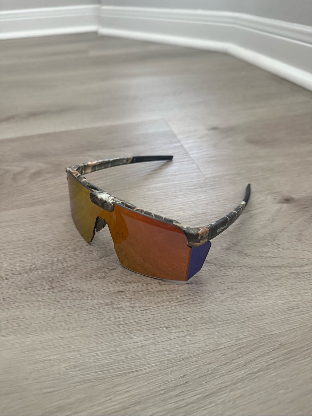 Camo Frame Mirrored Sports Sunglasses - Men
